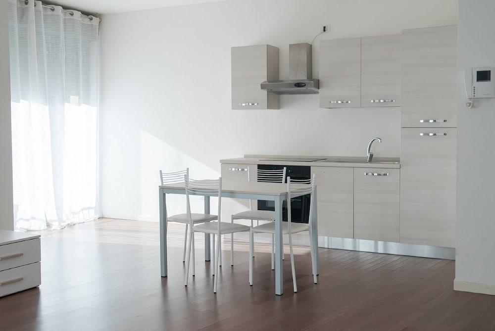 Red Line Apartments Milano Exterior photo